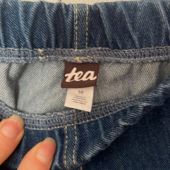 Girl’s Pull-on Jeans - Picture 3 of 4